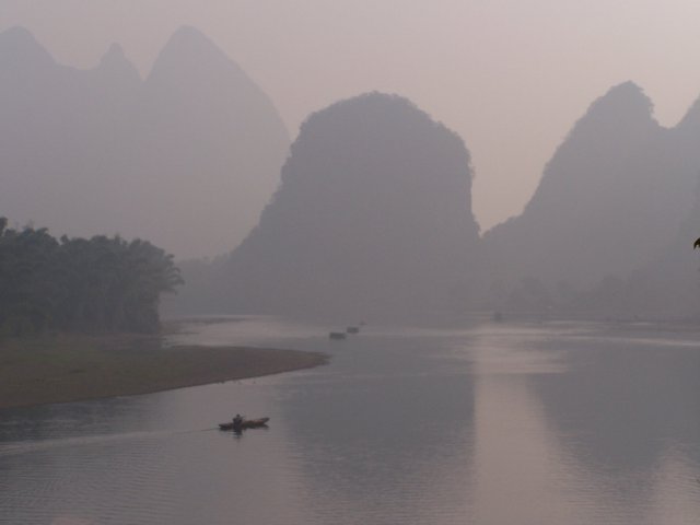 雾中漓江