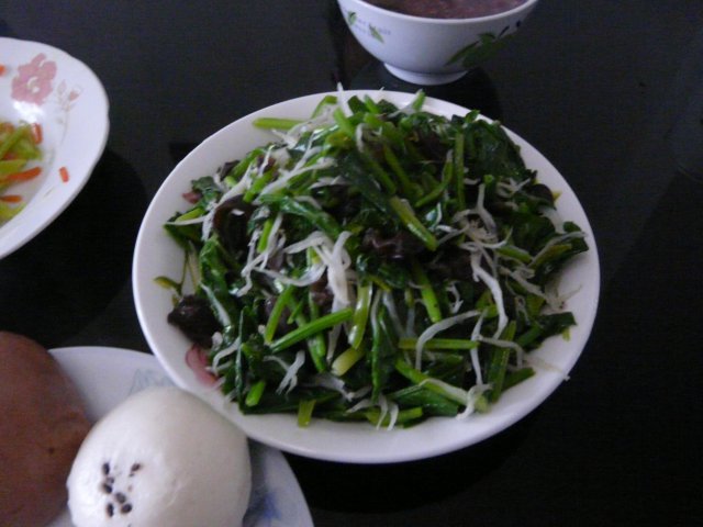 菠菜炒小银鱼.jpg